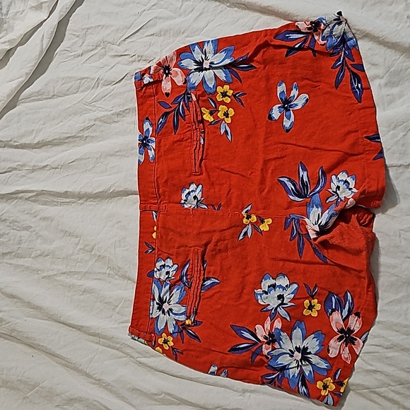 Old Navy Everyday Short - Picture 2 of 4